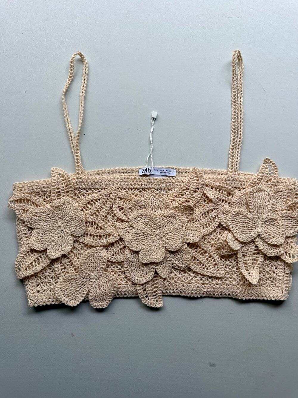 NWOT Zara Crochet 3D Floral Appliqué Crop Top Beige Cream Size M